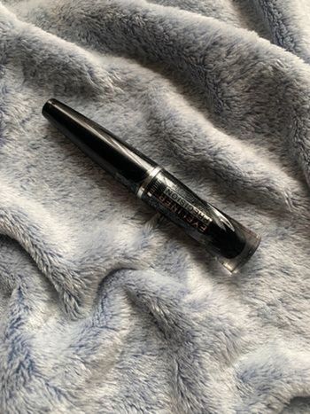 Eyeliner noir modelite