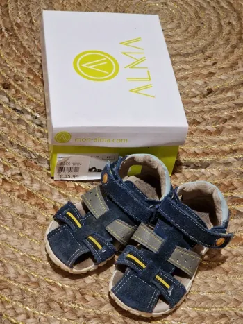 Chaussure d'été taille 25