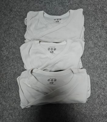 Lot de 3 bodies identiques