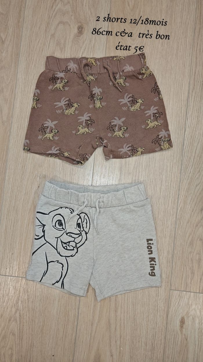 2 Shorts 12/18mois C&A