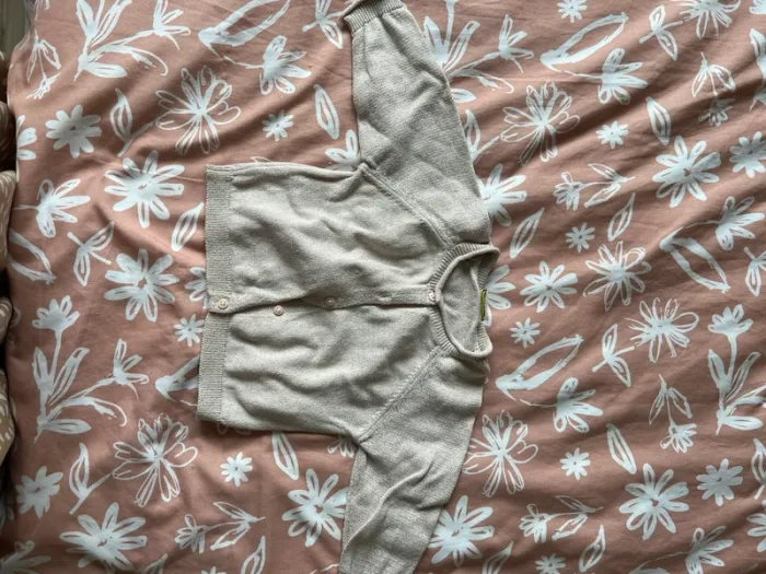 Gilet doré tape à l’œil 9 mois