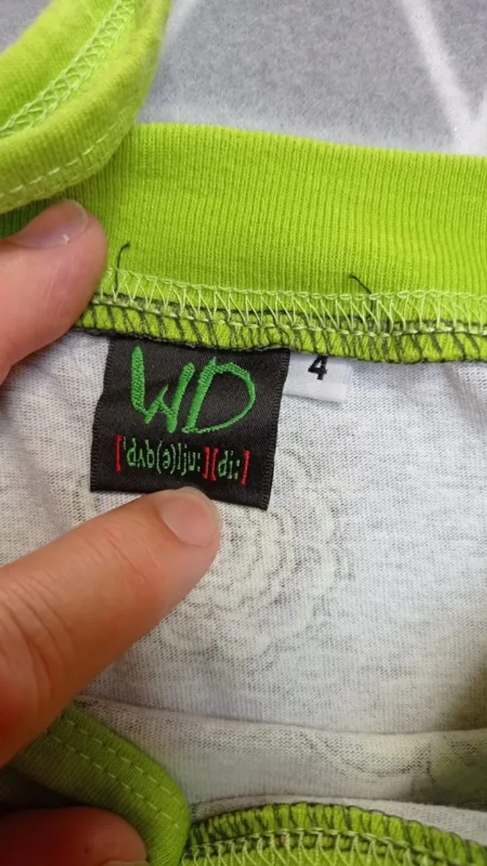 🦄 lot 4 hauts sans manche, 4 ans - photo numéro 7