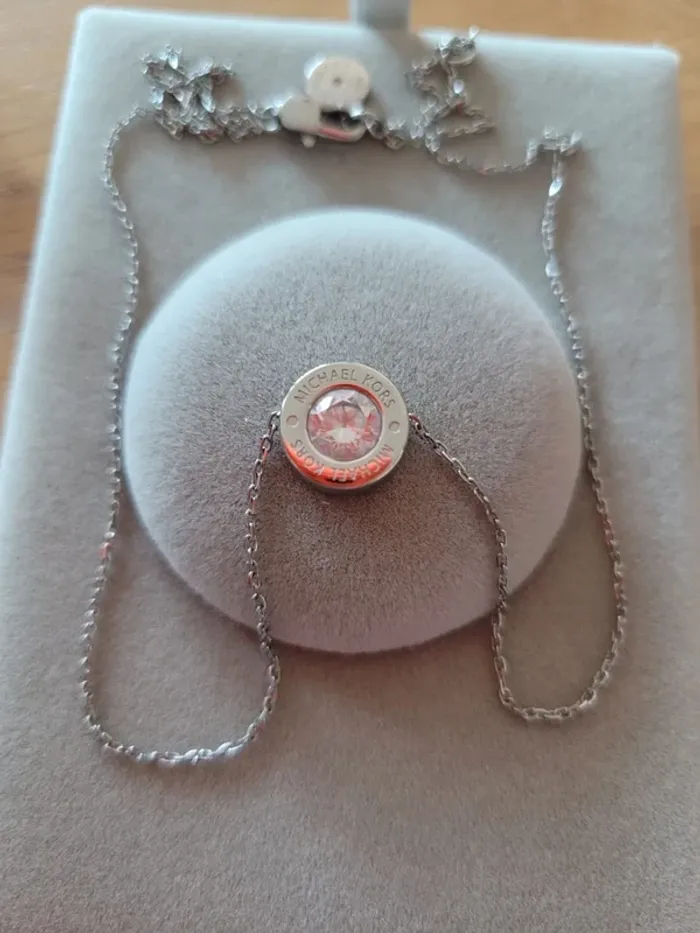 Michael Kors Collier avec Pendentif en Cristal