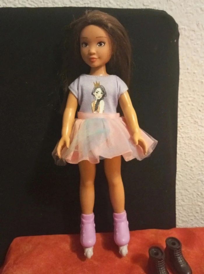 Corolle girls Luna avec tutu et patin