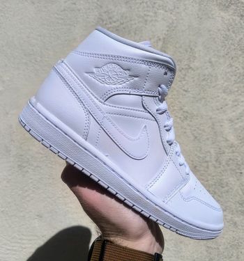 Baskets Jordan one mid triple white blanches pointure 36 neuves avec boite d'origine