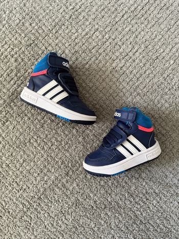 Baskets Adidas, bébé pointure 20