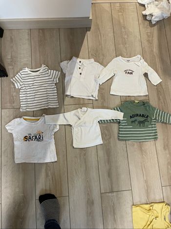 Lot hauts bébé 3mois
