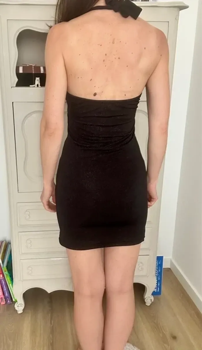 Magnifique petite robe noir dos nu taille 34 , 36 - photo numéro 3