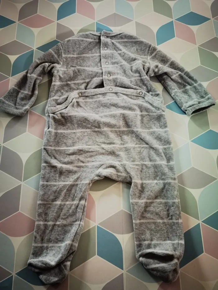 D4587 - pyjama garçon 12 mois - photo numéro 3