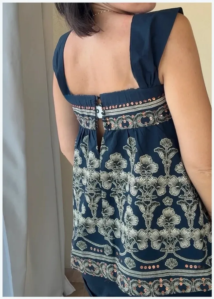 Haut Maje bleu fleuri 38 bon état - photo numéro 2