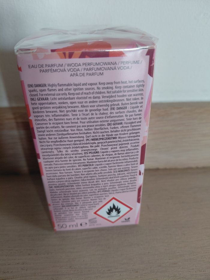 🌸 Eau de parfum soft rose et blackcurrant scent 🌸 - photo numéro 2
