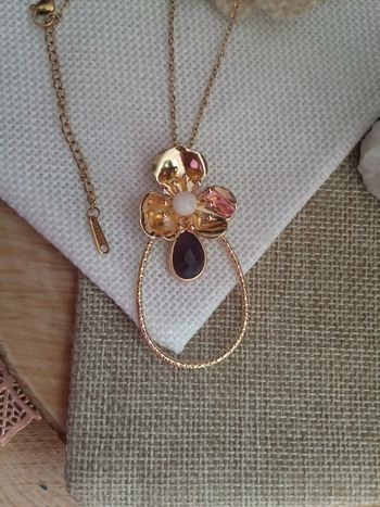 Collier bohème fleurs et pierres semi précieuses