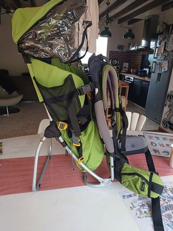 Porte bébé randonnée deuter