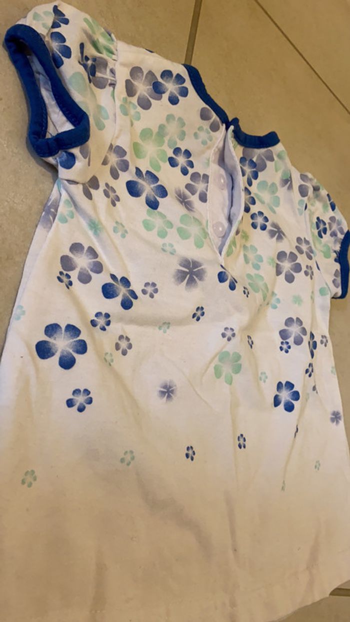 Tee shirt 6 mois fleurs blanc bleu neuf - photo numéro 4