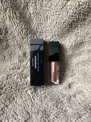 Ombre à paupière liquide Reverent Younique