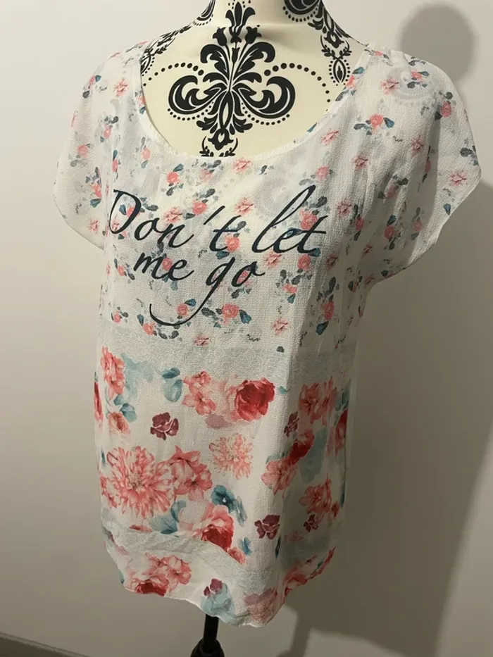 T-shirt à manches très courte blanc à motifs fleuris rose cache cache taille 40 - photo numéro 2