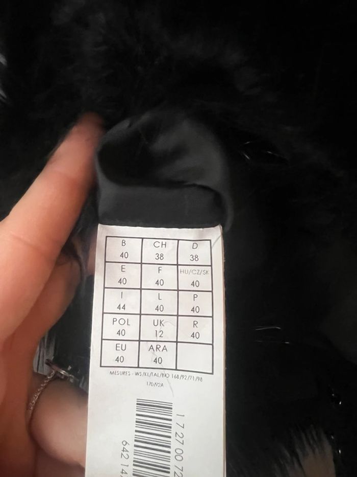 Gilet fourrure sans manches avec capuche - photo numéro 5