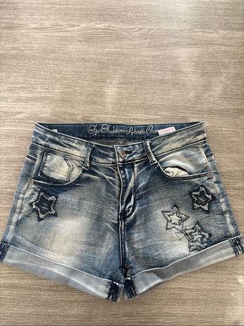 Short fille