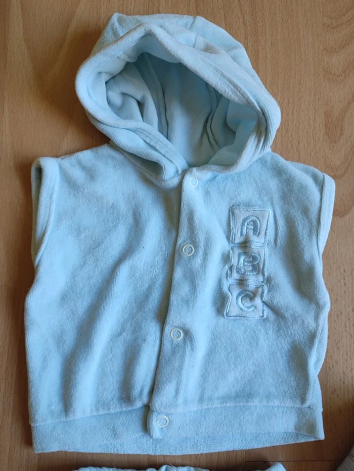 Lot ensemble tout doux + chausson Kiabi en 1M - photo numéro 3