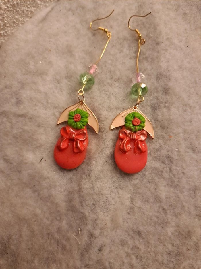 Boucles d'oreilles pendante rose vert - photo numéro 3