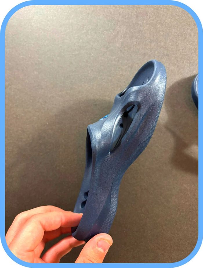 Claquette Arena bleu marine Taille 32 - photo numéro 3