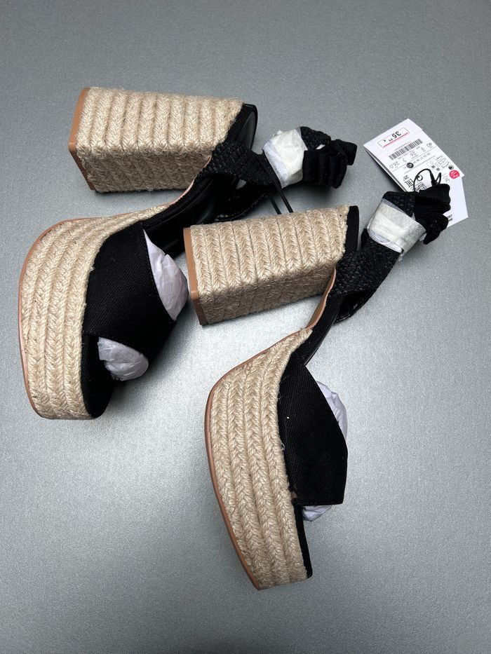 Sandales noires compensées à talons Bershka - Pointure 40 - photo numéro 6