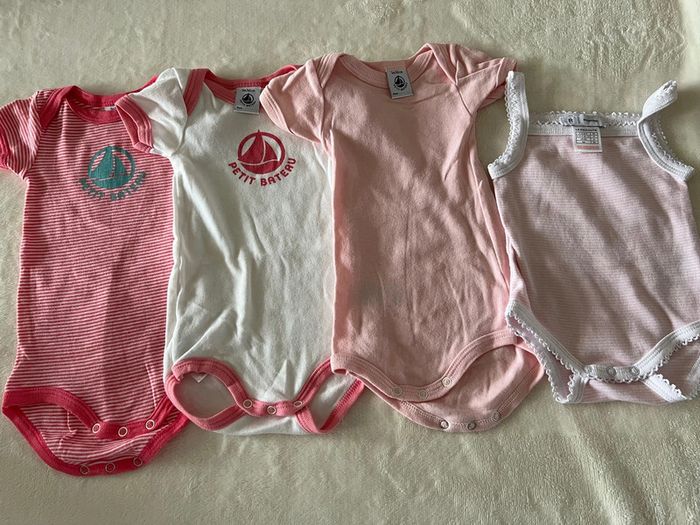 Lot de 4 bodies - 3 petit bateau + 1 la redoute - photo numéro 2