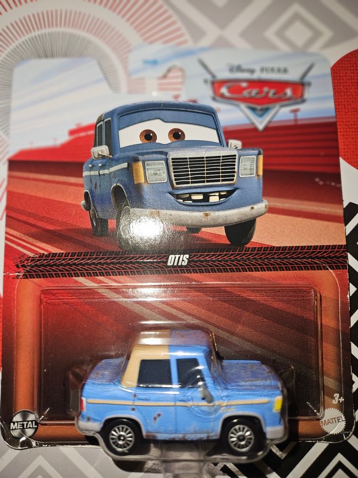 Voiture cars Mattel neuve