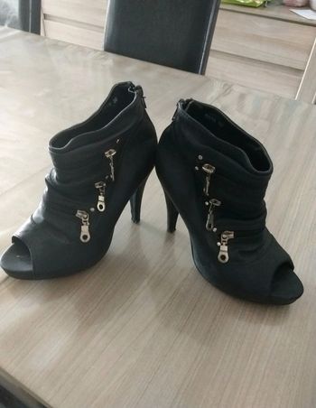 Boots ouverte sur le devant