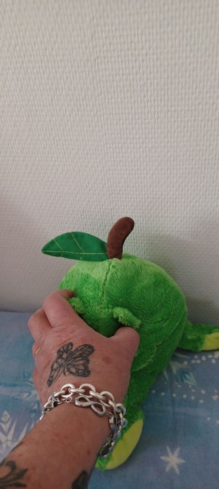 Très jolie petite peluche pomme 🍎 - photo numéro 4