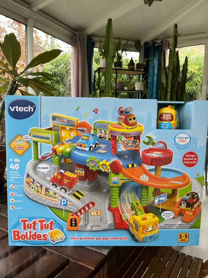 Tut tut bolides vtech neuf