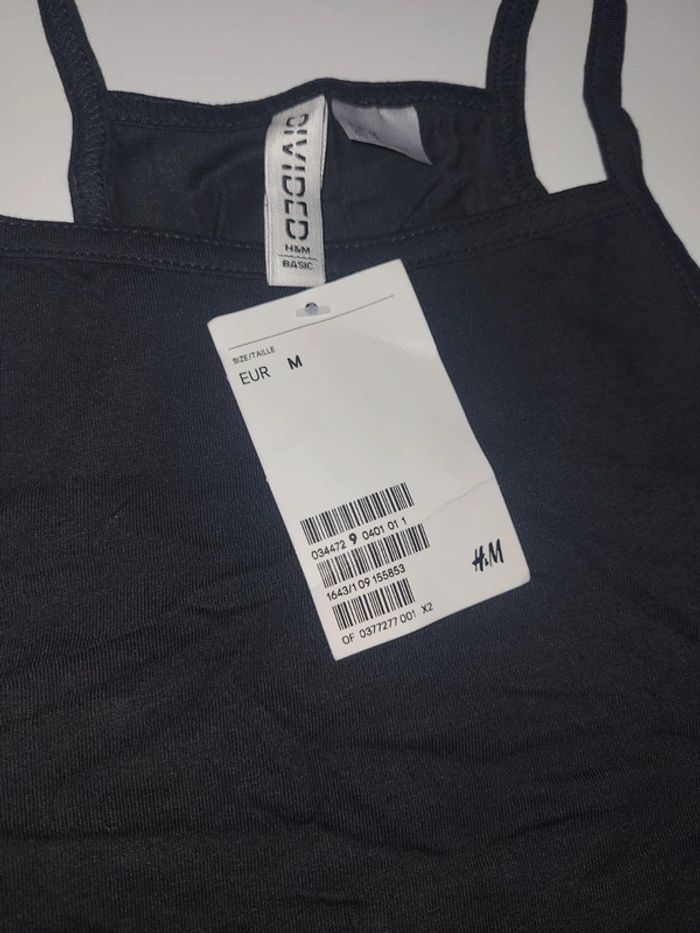 Haut/ débardeur neuf - photo numéro 3