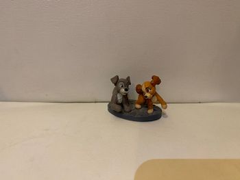 Figurine scamp et constance la belle et le clochard 