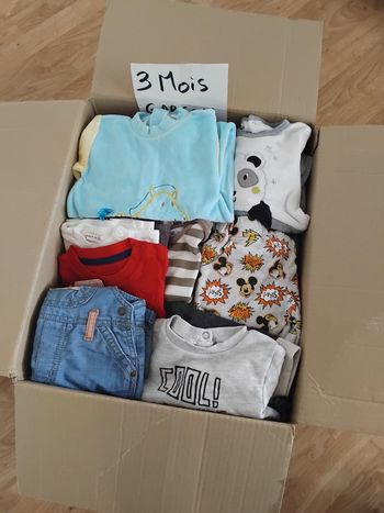Gros carton vêtements garçon 3mois