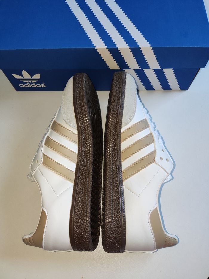 Basket Adidas samba beige taille 38 - photo numéro 3