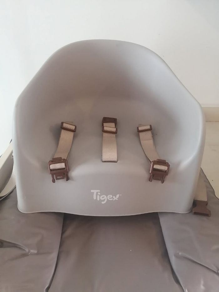 Réhausseur de chaisse