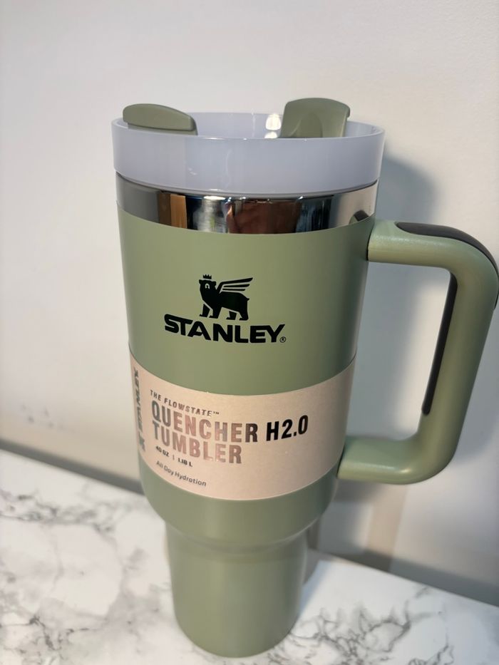 Gourde Stanley 1,18 L – Neuve