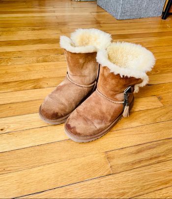 Bottines fourrées UGG marron/beige taille 34/36 en très bon état