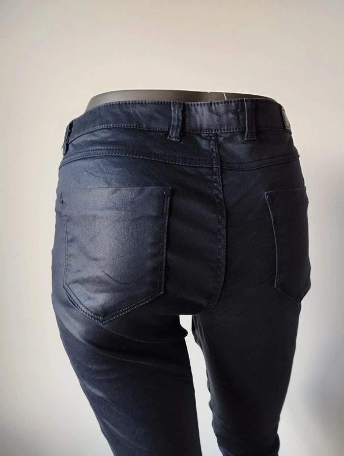 Slim bleu marine effet ciré Naf Naf taille L - photo numéro 4
