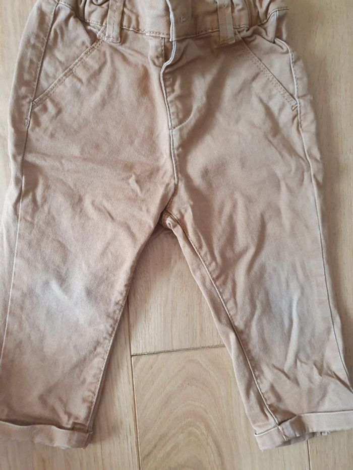 Lot 2 chinos 12 mois - photo numéro 9