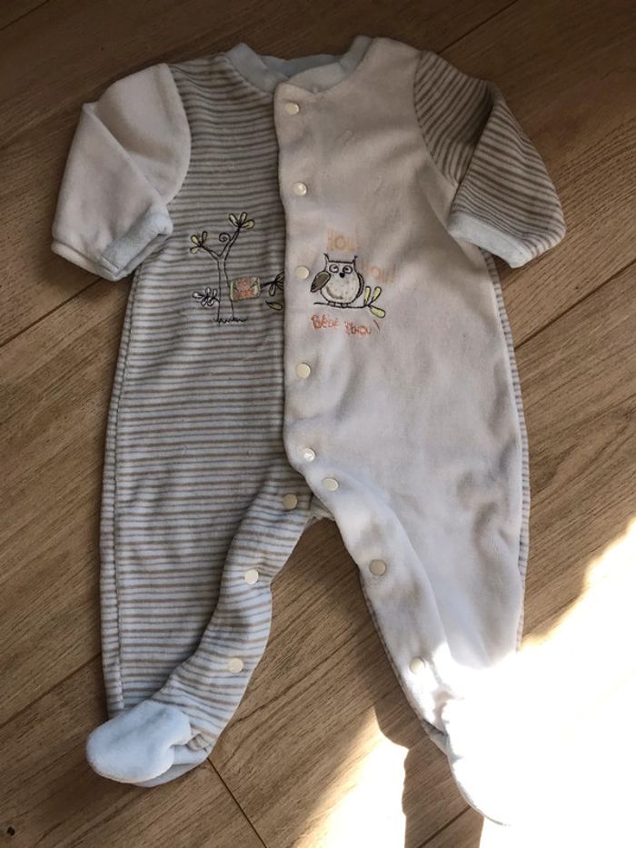 Lot bodies et 1 pyjama - photo numéro 2