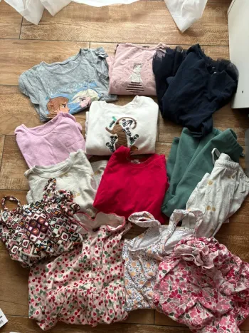 Lots vêtements fille 4-5ans