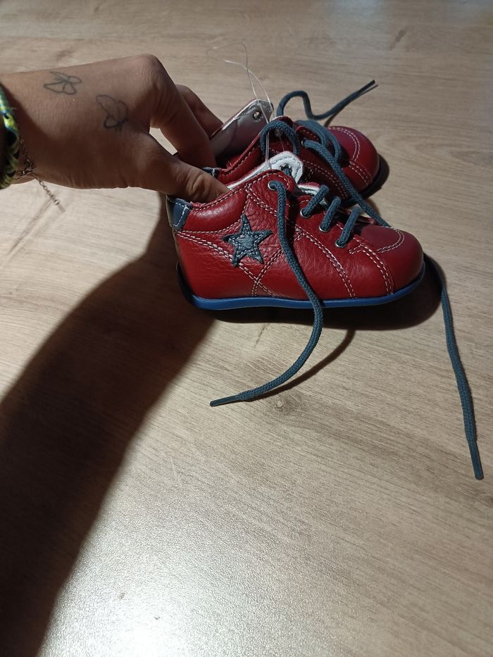 Chaussures neuves - photo numéro 2