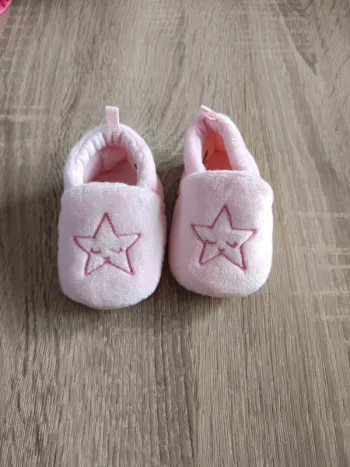 Pantoufles rose étoile bébé fille 0-3 mois