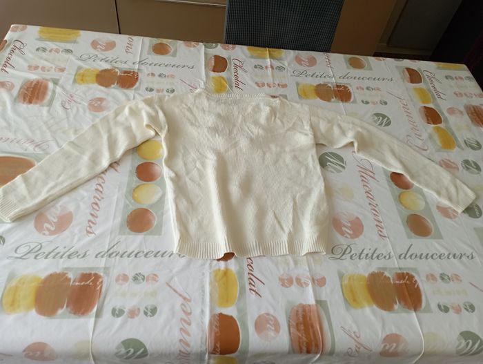 Pull manches longues écru tête de reine avec pompons 12 ans Kiabi 5€ neuf - photo numéro 4