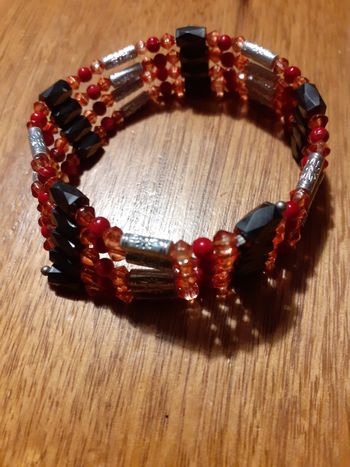 Collier ou bracelet aimanté