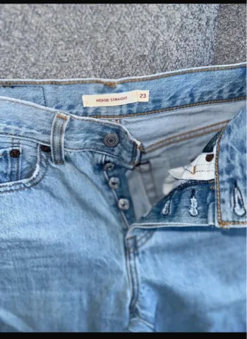 Jean bleu Levi's Wedgie Straight W23