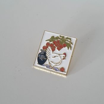 Pin's metal poule dessin peinture fleur