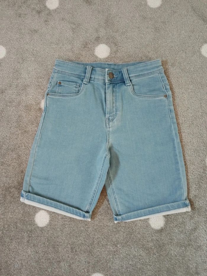 TAO. Bermuda en jean