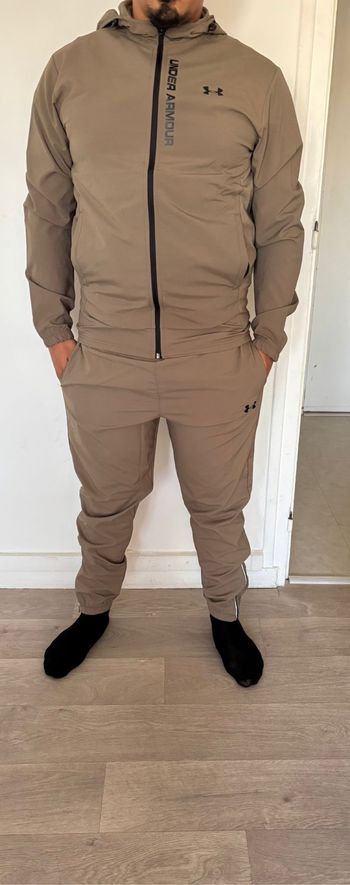 Ensemble taille M under armour beige